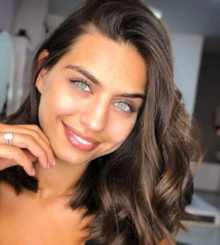 Amine Gulse Height, Weight, Net Worth, Age, Birthday, Wikipedia, Who, Instagram, Biography
