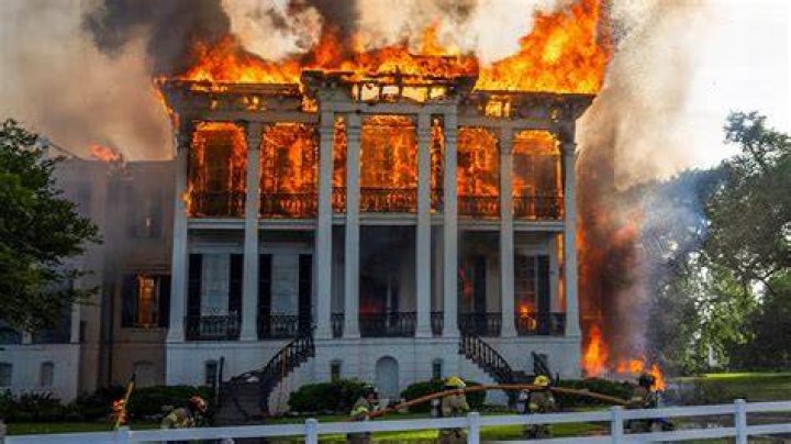 
Anne Heche Was Trapped in Burning House For 45 Minutes After Car Crash, According To Fire Department 