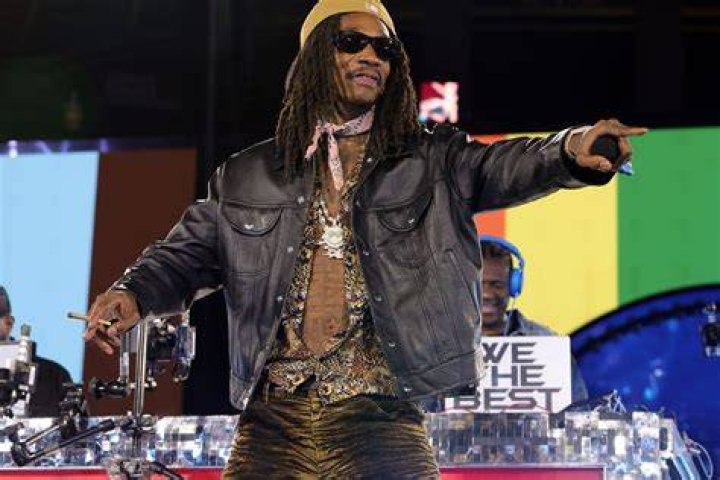 Are Wiz Khalifa And Mia Khalifa Related