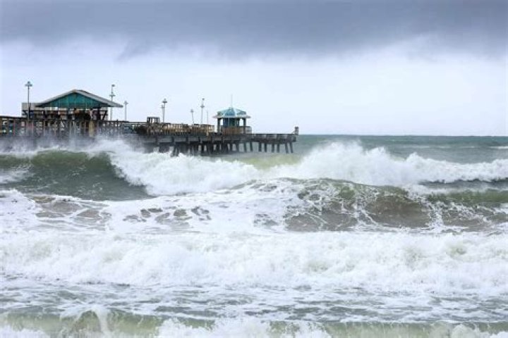 
At Least 5 Dead After Tropical Storm Nicole Makes Landfall on Florida’s East Coast 
