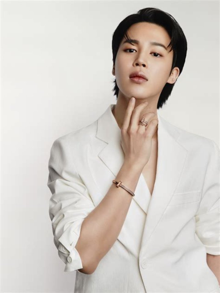 
BTS’ Jimin generates $17 million in EMV with his twin posts as Dior’s global brand ambassador 