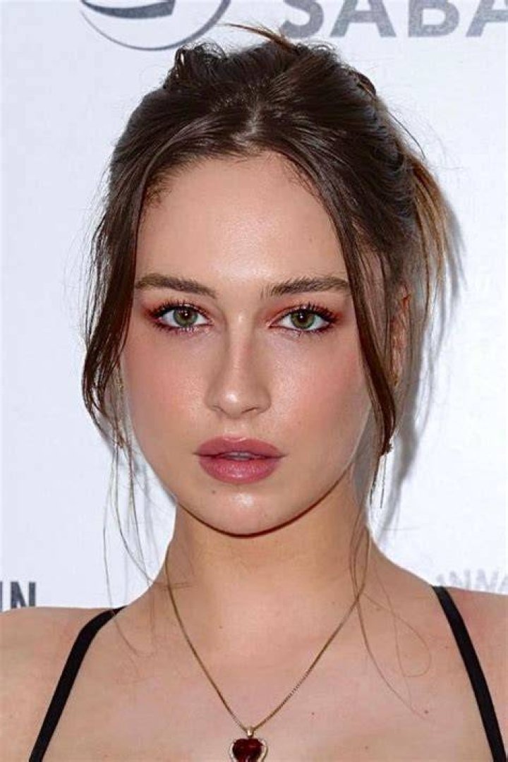 
Casey Hewlett Age, Birthday, Wikipedia, Who, Nationality, Biography 