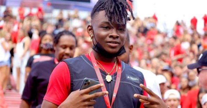 
Deyon Bouie Height, Weight, Net Worth, Age, Birthday, Wikipedia, Who, Nationality, Biography 