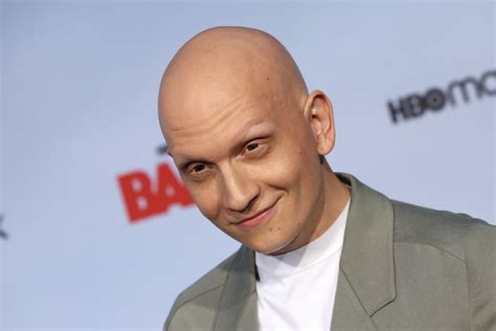 Does Anthony Carrigan Have Cancer? Bald Hair Cause And Health Condition Update