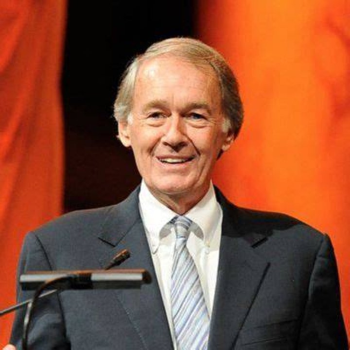 
Ed Markey Criticized Elon Musk After A Reporter Created A Verified Account In His Name 