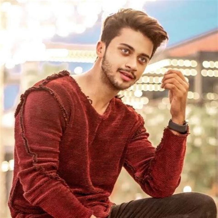 
Hasnain Khan Height, Weight, Net Worth, Age, Birthday, Wikipedia, Who, Nationality, Biography 