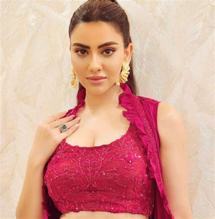 
Hritiqa Chheber Height, Weight, Net Worth, Age, Birthday, Wikipedia, Who, Nationality, Biography 