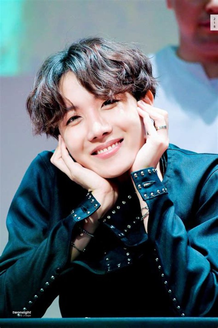 
“I was less nervous because Hoseok hyung was with me”: BTS’ Jimin dishes on attending the Dior Fashion show with J-hope 