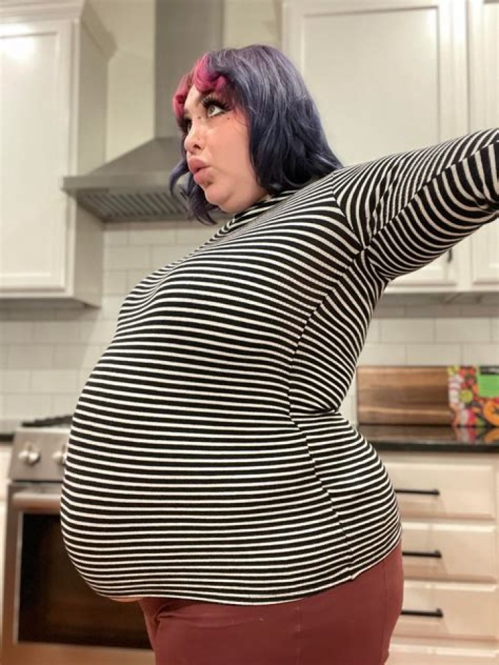 Is Lily Mo Sheen Pregnant 2023 | Weight Gain And Baby Bump Rumours