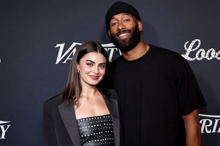 Is Rachael Kirkconnell Married? He Bio, Age, Height, Net worth and Matt James