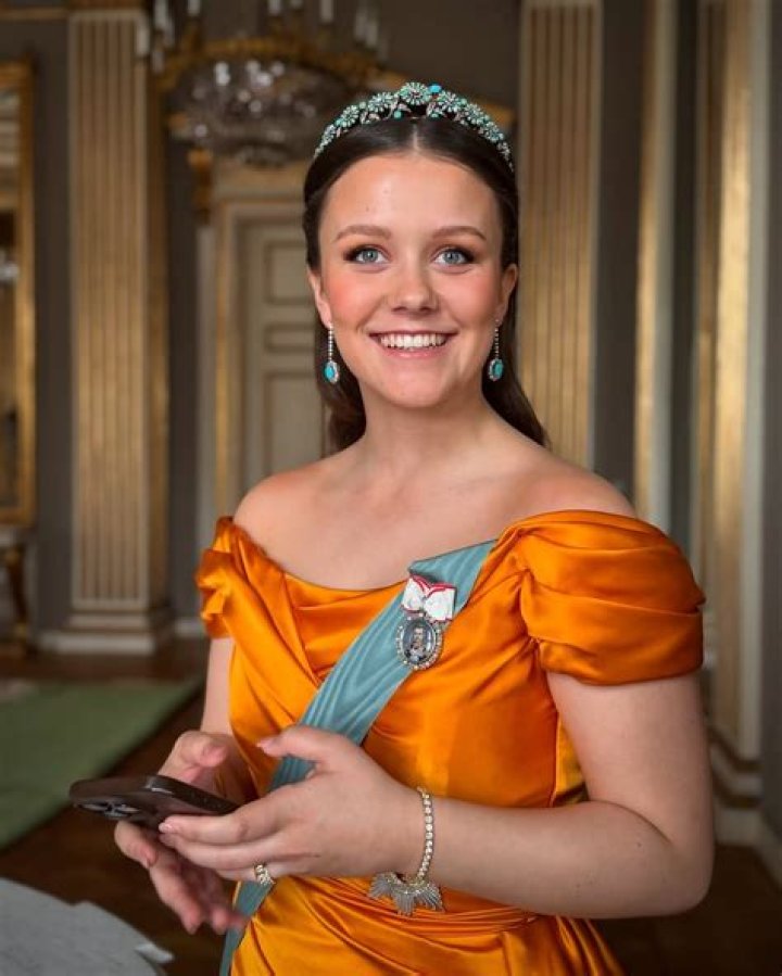 Keeley Colbran Height, Weight, Net Worth, Age, Birthday, Wikipedia, Who, Nationality, Biography