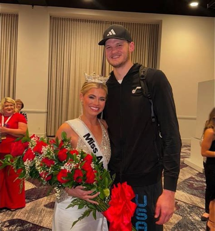 
“March Madness” Watch Out For Walker Kessler From Auburn – His Parents and Athlete Background 