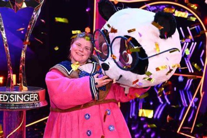 
Masked Singer Panda Height, Weight, Net Worth, Age, Birthday, Wikipedia, Who, Nationality, Biography 