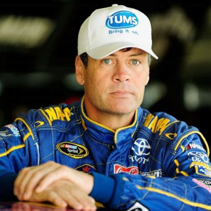Michael Waltrip Height, Weight, Net Worth, Age, Birthday, Wikipedia, Who, Nationality, Biography