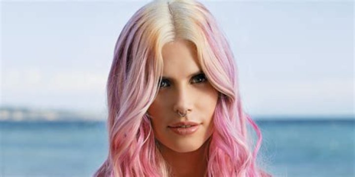 Musician Cleo Rose Elliott: Sam and Katharine Ross daughter’s Wiki, Mental illness, Singing, Health