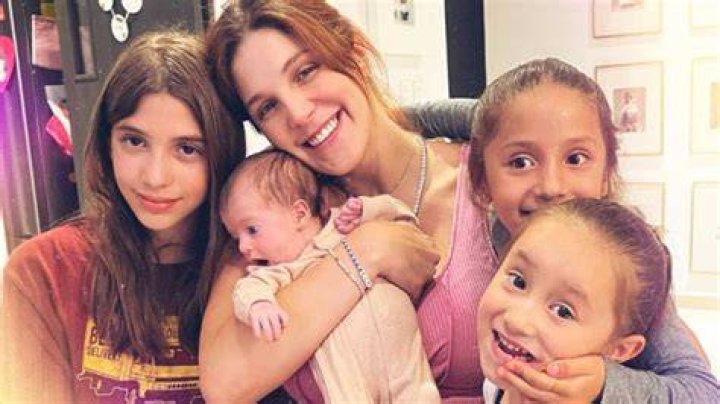 
Natalia Alcocer Wikipedia and Edad | Meet Her Hijas Mariana And Natalia Baston 