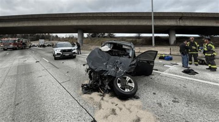 
Nicolas Resendiz: A toddler died in Houston as a cement truck crashes from an overpass onto an SUV 