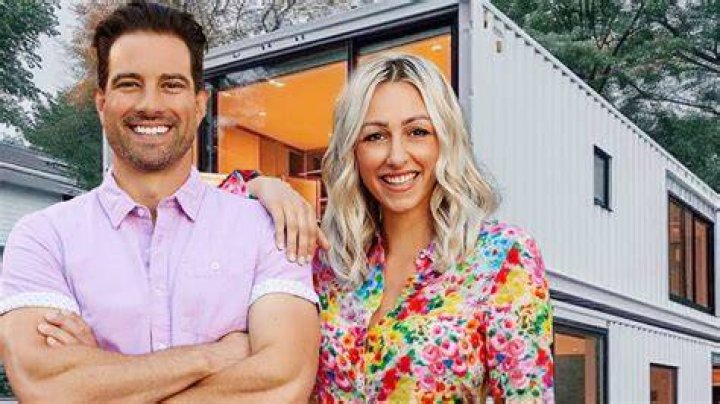 No, “Vacation House Rules” Star Scott McGillivray Is Not Married To Debra Salmoni!