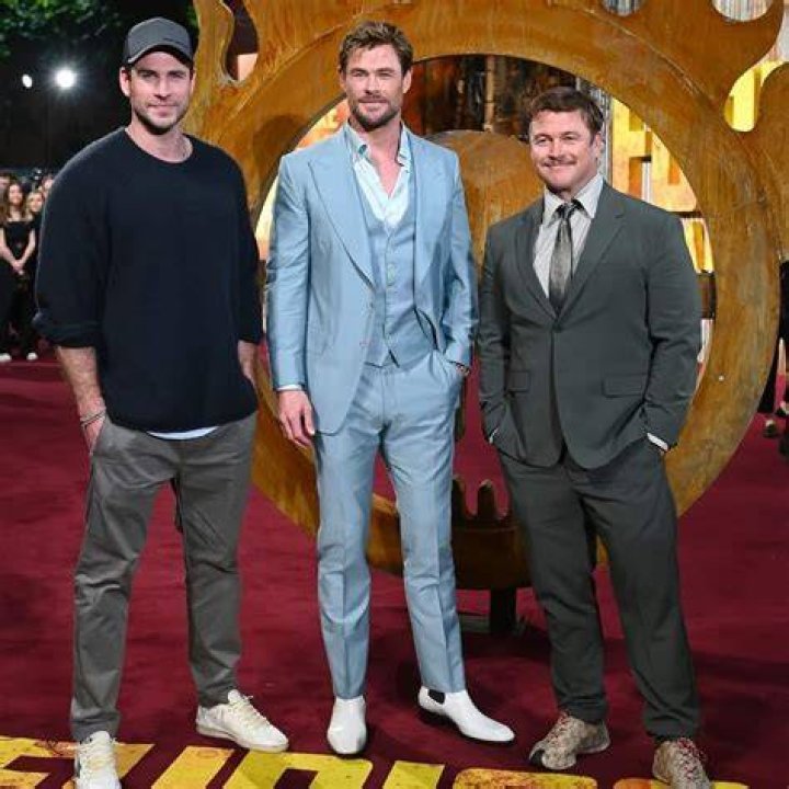 Taylor Hemsworth Height, Weight, Net Worth, Age, Birthday, Wikipedia, Who, Instagram, Biography
