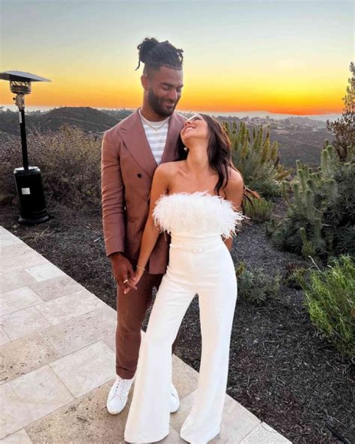 
The Bachelor Star Sydney Hightower Got Married To Fred Warner 