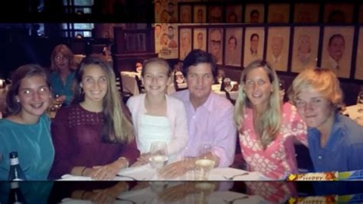 
Tucker Carlson Kids: Meet Hopie, Buckley, Lillie, And Dorothy Carlson, Wife Susan Andrews 