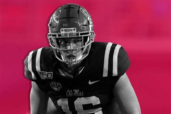 
Well-known American football player, Luke Knox, passed away 