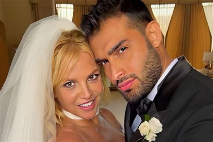 
What did Sam Asghari say about the split rumors? Britney Spears’ husband pokes fun at rumor about ditching wedding rings 