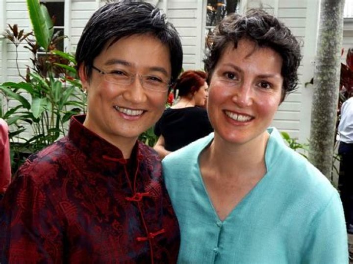 Who Are Carmen Rita Wong Parents? CNBC Journalist Family Details, Why She Has No Long Hair?