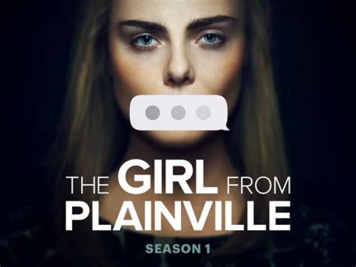 
Who Are Pearl Amanda Dickson Parents? Meet The Girl from Plainville Cast Father And Mother 