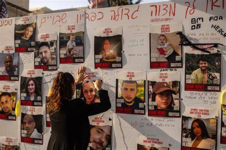 
Who is Karla Vinueza? NYC woman filmed tearing down posters of kidnapped Israelis 