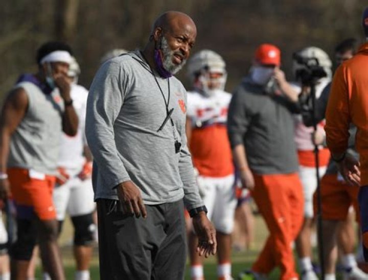 
Who is Kynjee Cotton, LSU expected to hire Kennesaw State defensive ends coach as analyst? 