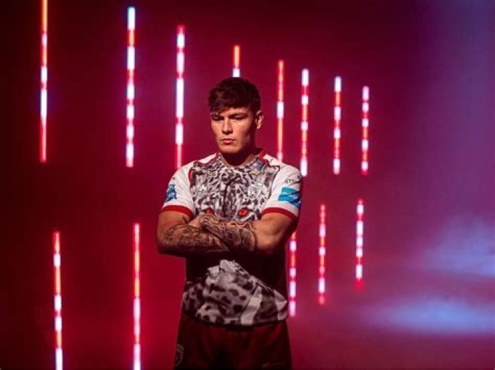 
Who is Love Island 2023 bombshell Keanan? Meet the professional rugby player 