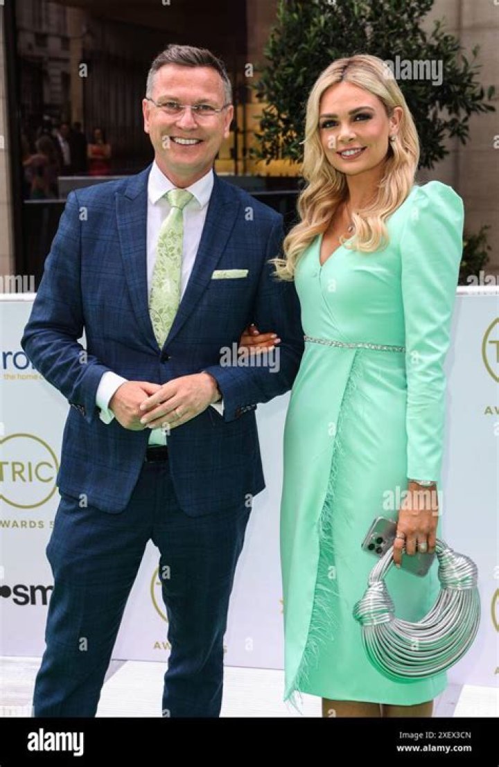 
Who Is Stephen Dixon Wife? Does He Have A Partner? Details To Know 