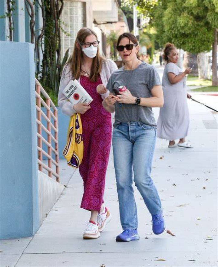 
Who is Violet Affleck? Ben Affleck’s daughter is splitting image of mother Jennifer Garner 