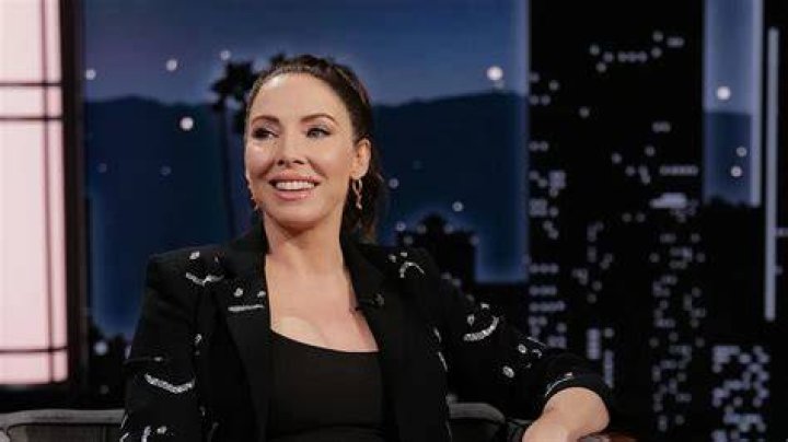 
Who Is Whitney Cummings Sister Ashley Cummings? She Is A Yoga Expert 