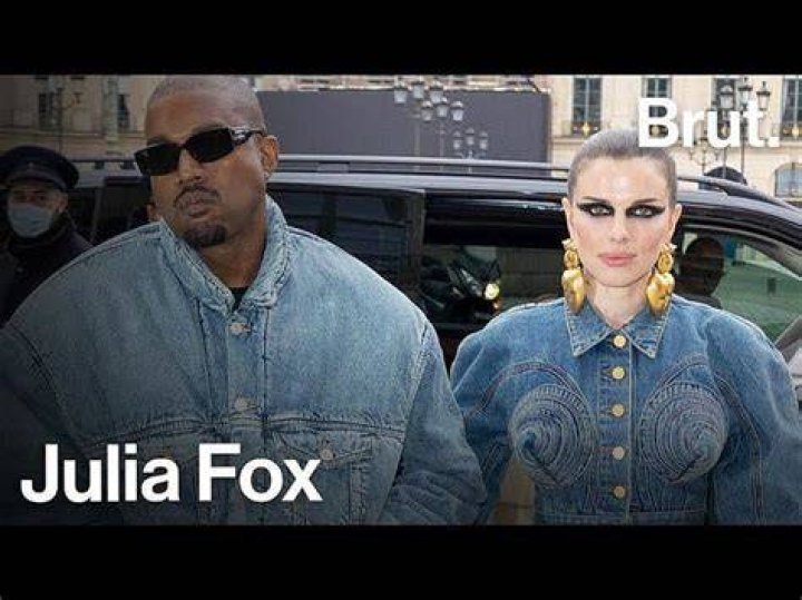 
“Why does she have so many dead people’s ashes?”: Julia Fox apartment tour sparks hilarious memes online 